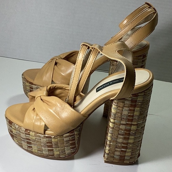 Chelsea Paris
Zasa Raffia Leather Ankle-Strap Platform Sandals - Picture 6 of 9
